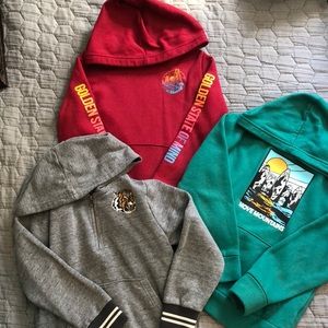 Boys Old Navy hoodie sweatshirts size small (6/7)
